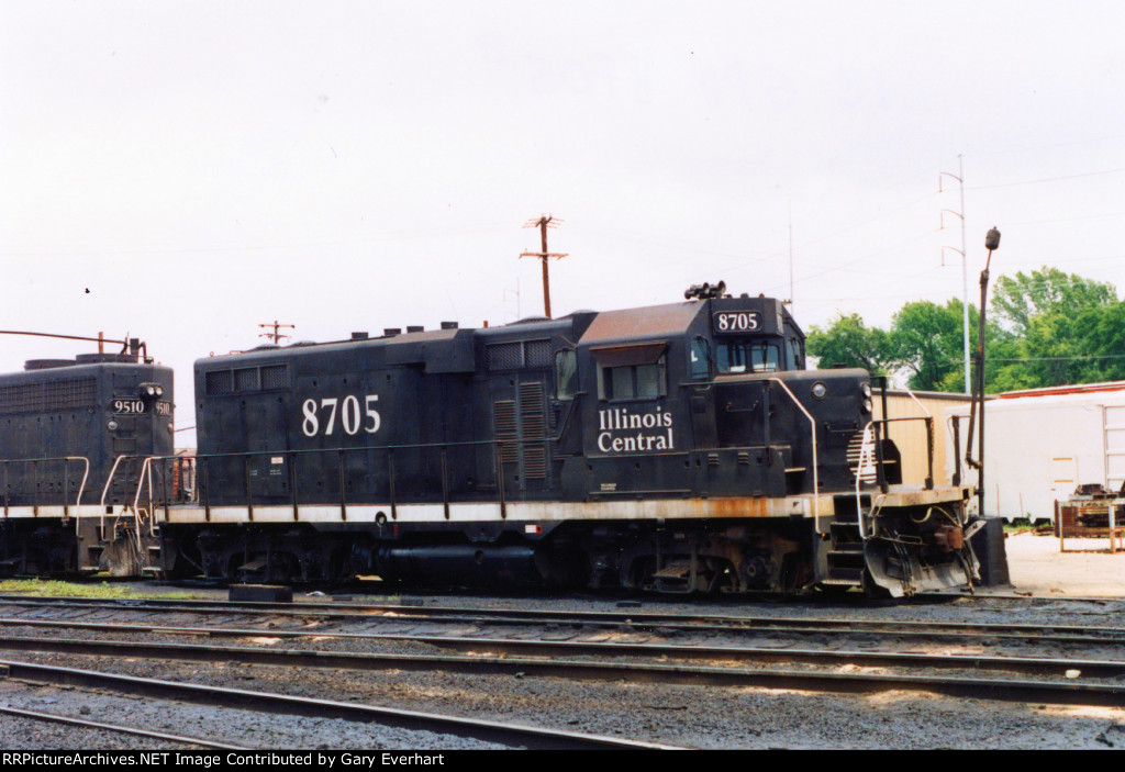 IC GP11 #8705 - Illinois Central